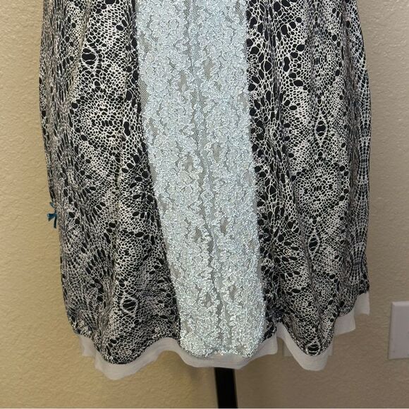 Cosmopolitan Nightie Slip Black and White Patterned With Blue Lace Size Large - Picture 5 of 16